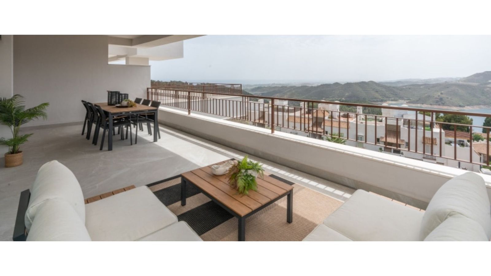 05 almazara hills outdoor terrace view